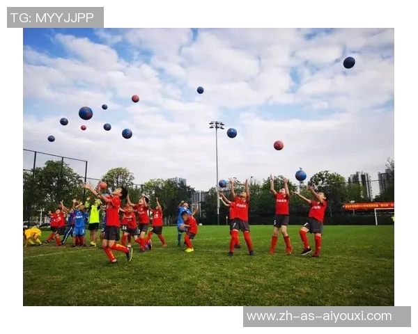 孩子眼中的足球偶像：从梦想到现实，谁是他们心中的球场英雄